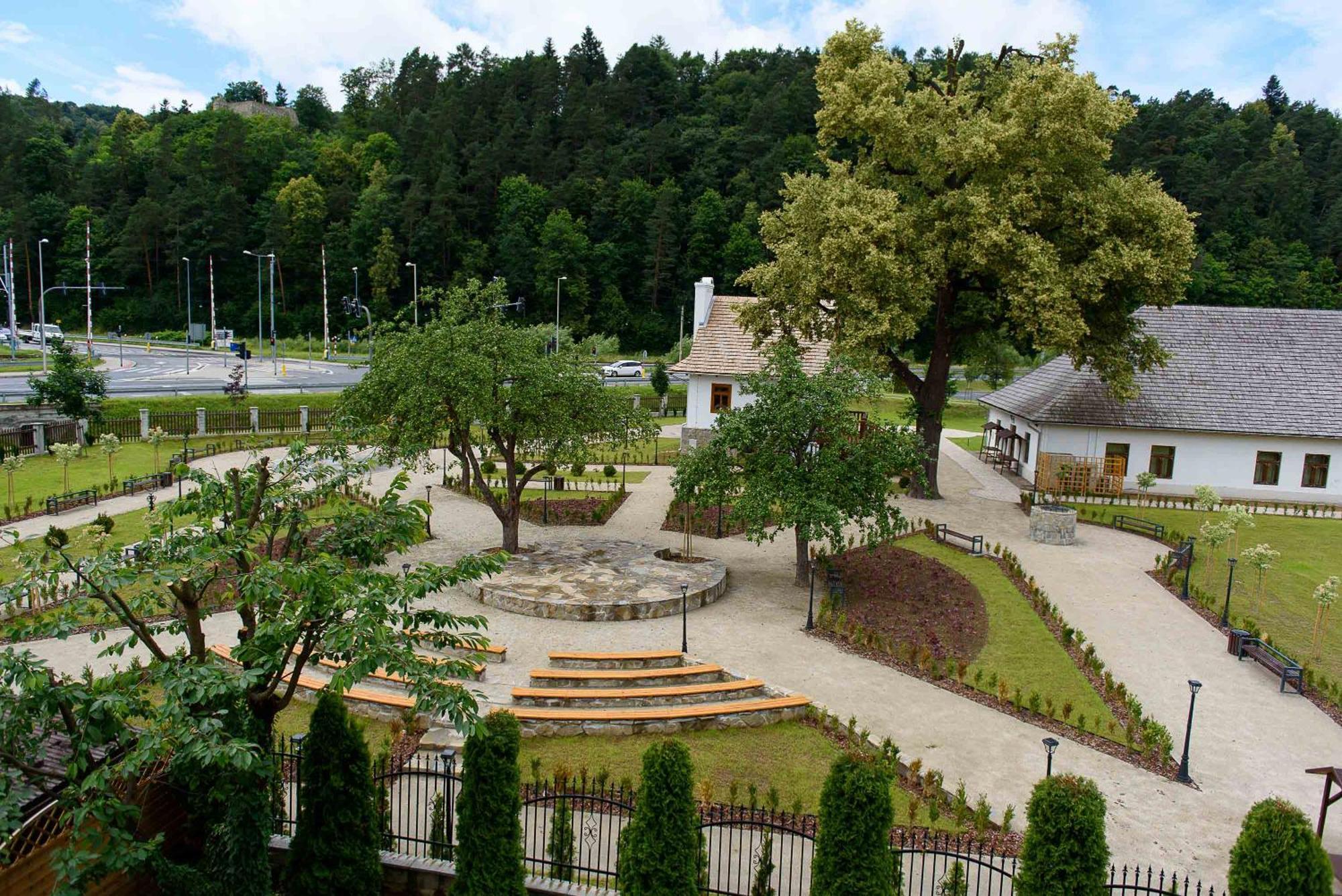 Villa Turris Apartamenty Przy Muszynskim Zamku 무스지나 외부 사진